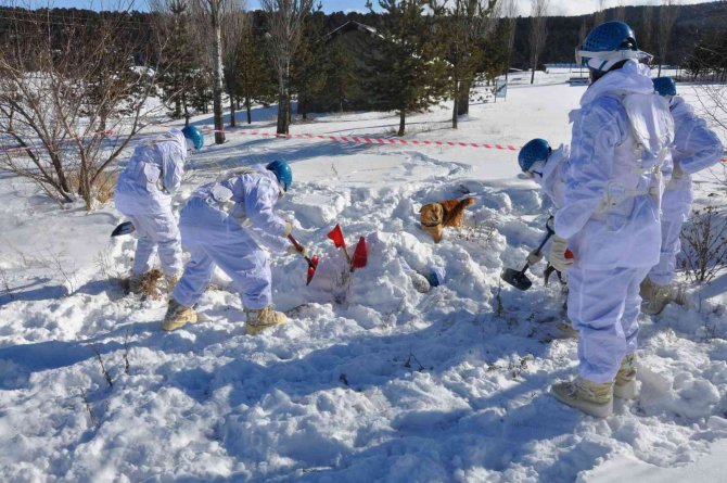 Msb: “Muharebe Eğitim Merkezi Komutanlığımızca 10’uncu Dönem Çığ Ve Barınma Kursu Başarıyla İcra Edildi”