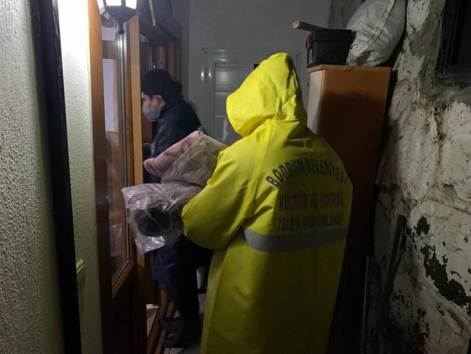 Bodrum’da Kırmızı Alarm: Ekipler Teyakkuza Geçti, ’Dışarı Çıkmayın’ Uyarısı Yapıldı