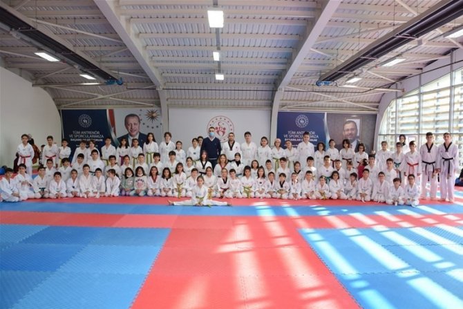 90 Sporcunun Kuşağı Renk Değiştirdi