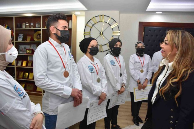 Mtü’lü Genç Şefler, İ̇stanbul’dan 6 Madalya İle Döndü