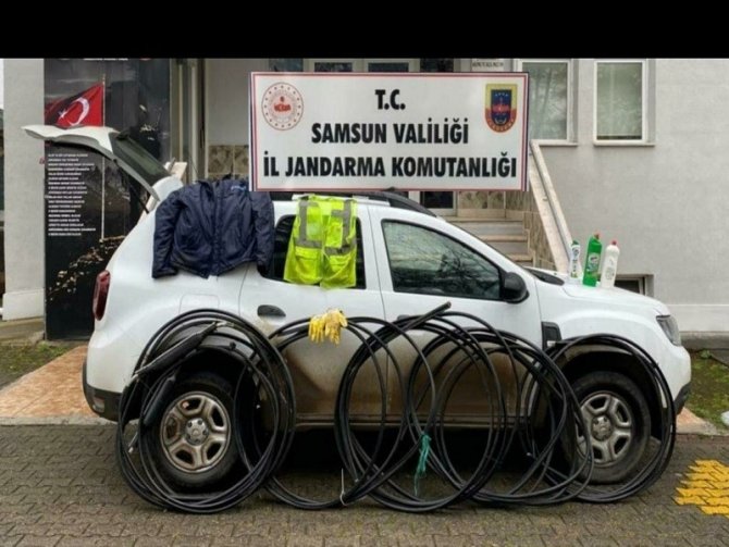 Hırsızlık Şüphelisi 3 Kişi Yakalandı