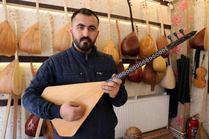 Görenler Bu Enstrümanın Adını Soruyor
