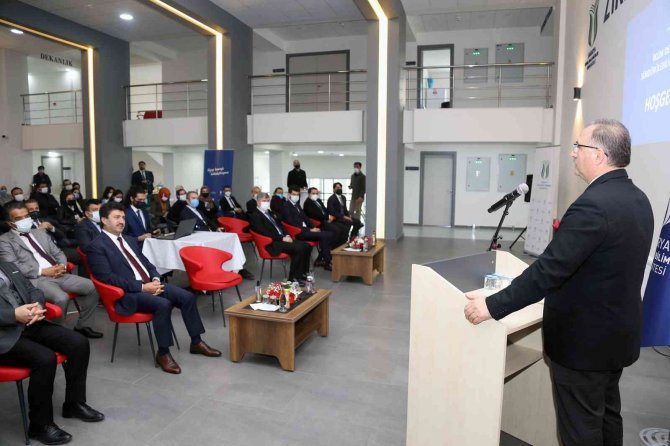 Rektör Sarıbıyık: “İ̇nsanlarımıza Tarımsal Üretim Aşkını Aşılamalıyız”