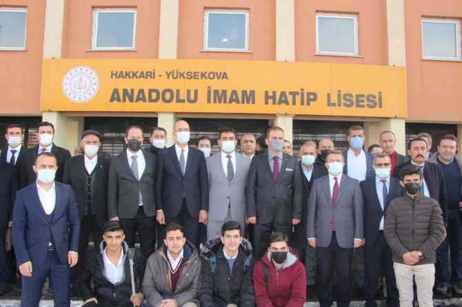 Yüksekova’da ’Hacı Ali Büyüksu Kütüphanesi’ Açıldı