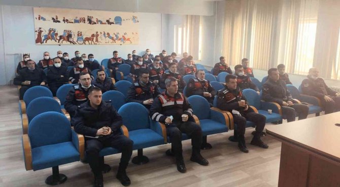 Dinar’da ‘Aile İ̇çi Ve Kadına Yönelik Şiddetle Mücadele’ Semineri