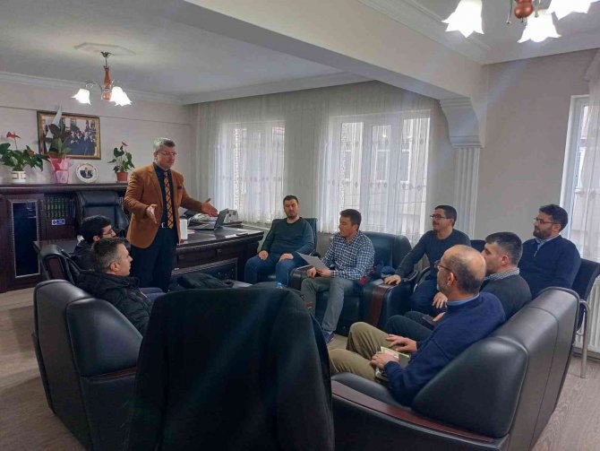 Şuhut’ta Üç Aylar Koro Çalışmalara Devam Ediyor