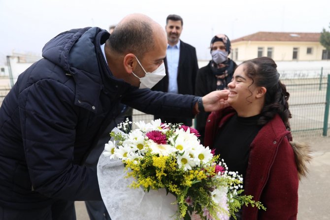 Özel Eğitim Alan Müjgan Kaya’ya Sürpriz Doğum Günü Pastası