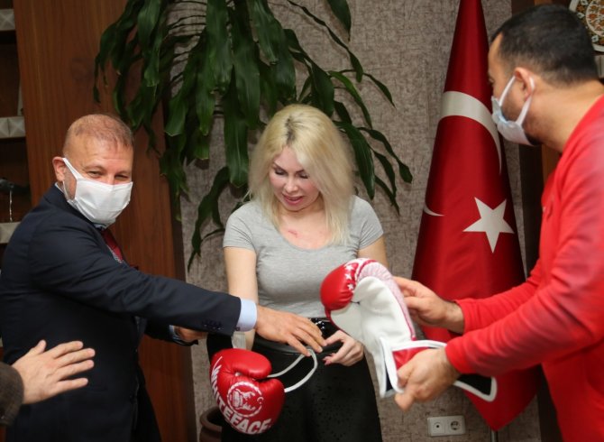 Rektör Özkan, Dünya Şampiyonlarını Ağırladı