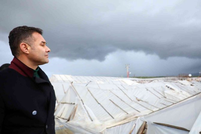 Fırtına, Alanya’da Seraları Yerle Bir Etti