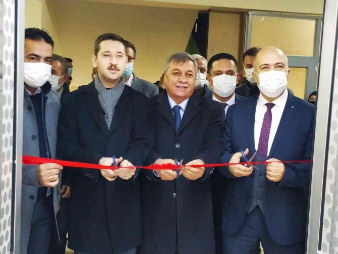 Altıntaş’ta Anadolu Lisesi’nde Kütüphane Açıldı