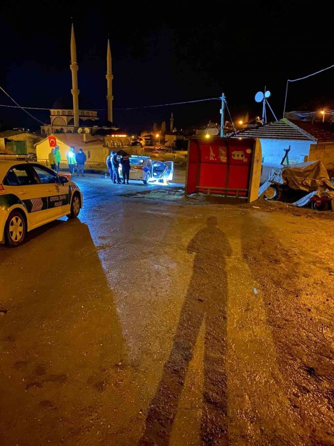 Başkent’te Polis Aracını Çalıp, Bir Polisi Levyeyle Yaralayan Şahıs Yakalandı