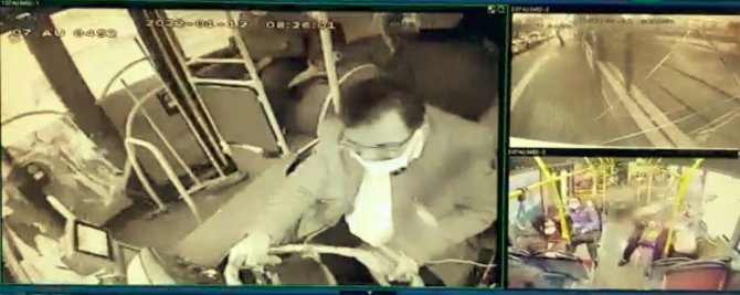 Freni Patlayan Otobüsün Kontrolden Çıkıp 9 Araca Çarptığı Anlar Kamerada