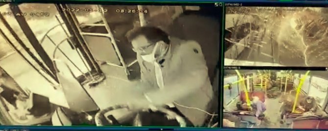 Freni Patlayan Otobüsün Kontrolden Çıkıp 9 Araca Çarptığı Anlar Kamerada