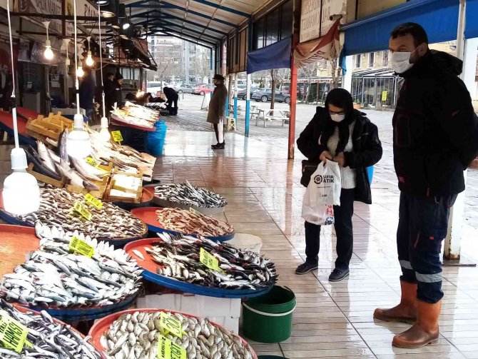 Balıkçılardan Fırtına Uyarısı