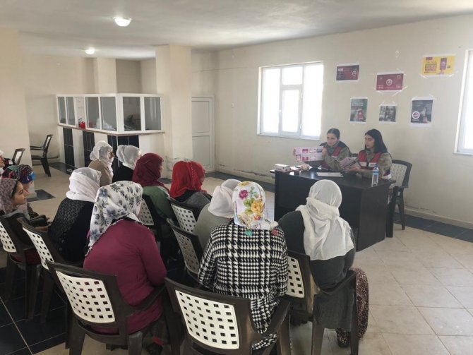 Kadın Askerler Köy Kadınlarına Kades’i Tanıttı
