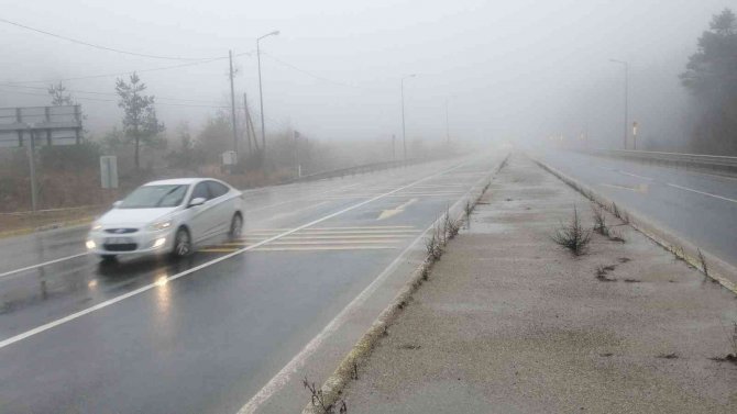 Bolu Dağı’nda Kar Ve Sis Etkili Oluyor
