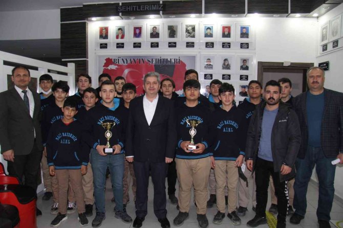 Bünyan’da Başarılı Öğrencilere Anlamlı Ödül