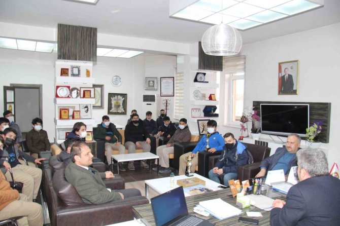 Bünyan’da Başarılı Öğrencilere Anlamlı Ödül