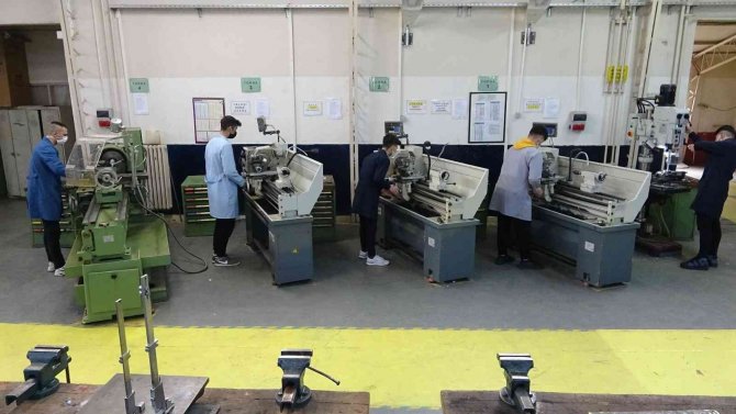 Meslek Lisesi Öğrencileri Üretiyor, 27 Ülkeye İhraç Oluyor