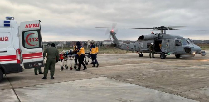 Gökçeada’da 2 Hasta Askeri Helikopterle Tahliye Edildi