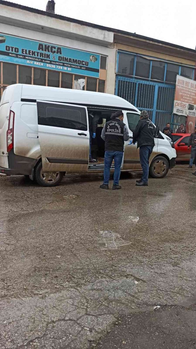 Köy Muhtarı İşyerinde Ölü Bulundu