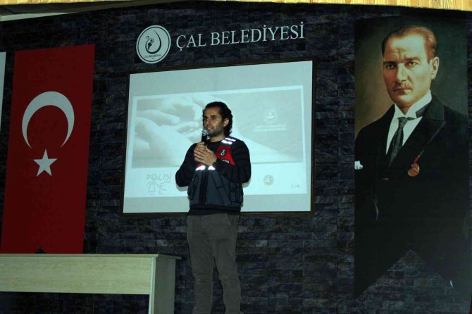 Çal’da ’En İ̇yi Narkotik Polisi: Anne’ Projesi Tanıtıldı