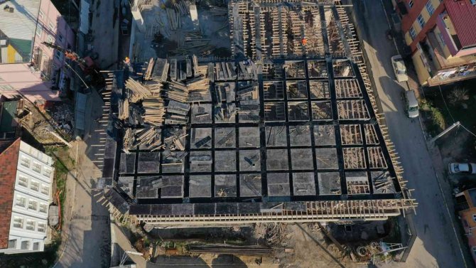 Dilovası Katlı Otopark Projesinde Çalışmalar Sürüyor