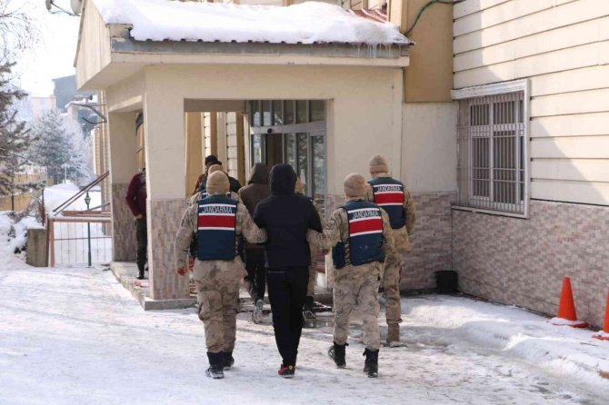 Elektrik Direği Hırsızları Yakalandı