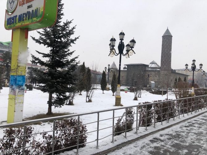 Erzurum Beyaz Örtüyle Kaplandı