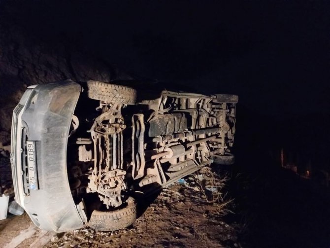 Minibüs Şarampole Devrildi: 1 Ölü 7 Yaralı