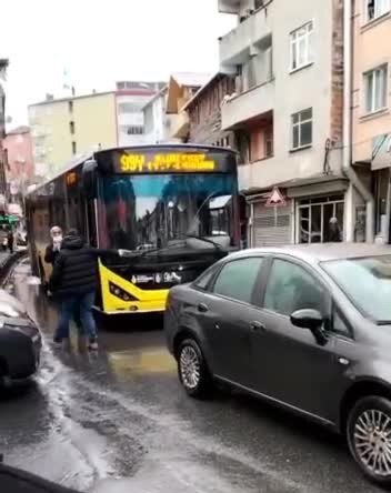 Trafik Magandası İ̇ett Şoförüne Dehşeti Yaşattı