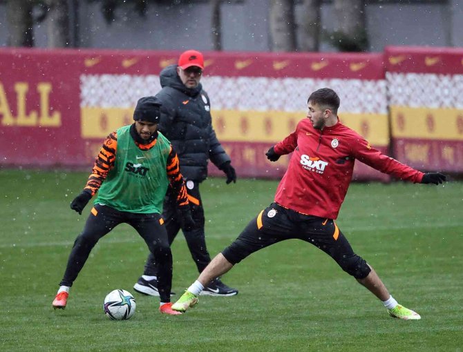 Galatasaray Günü Çift Antrenmanla Tamamladı