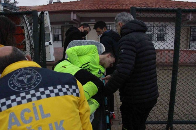 Kırılan Kaburgası Akciğerine Batan Kaleci Sezonu Kapattı