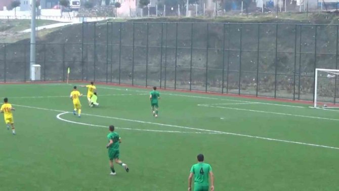 Kırılan Kaburgası Akciğerine Batan Kaleci Sezonu Kapattı