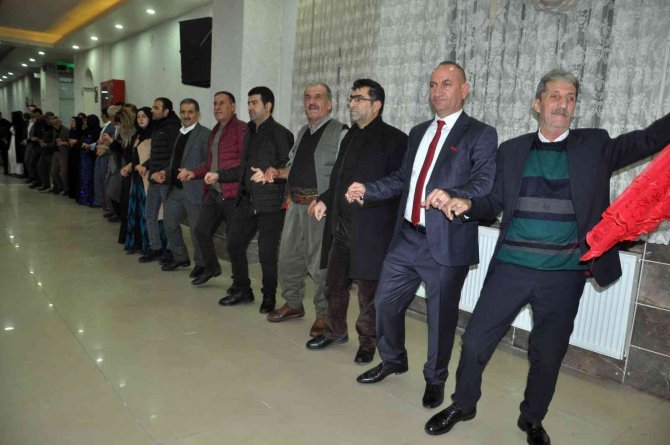 Dondurucu Havalara Rağmen Düğünler Devam Ediyor
