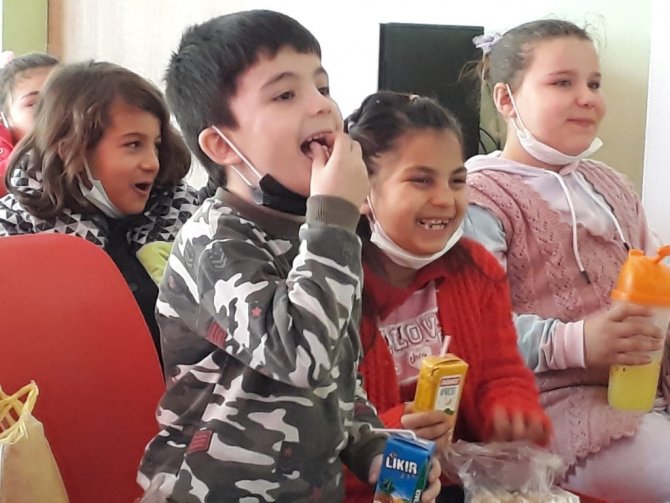 Hisarcık Atatürk İ̇lkokulunda “Film Günü” Etkinliği