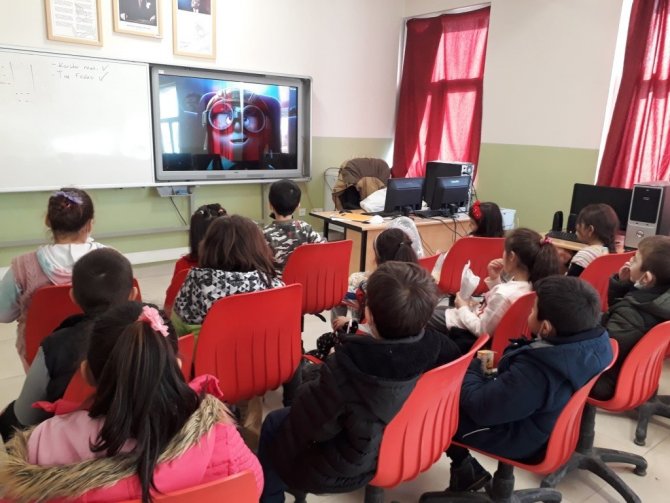 Hisarcık Atatürk İ̇lkokulunda “Film Günü” Etkinliği