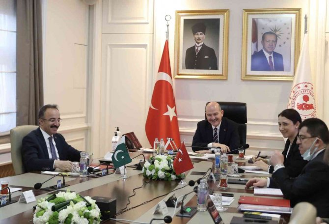 İ̇çişleri Bakanı Soylu, Pakistanlı Mevkidaşı Ahmed İle Yasa Dışı Göçü Görüştü