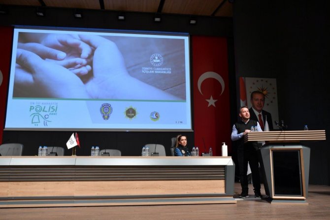 Kayseri Osb’de ‘En İ̇yi Narkotik Polisi Anne’ Semineri