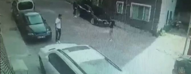 İ̇stanbul’da Afrikalı Genci Gasp İddiası: Darp Edip 3 Bin Dolarlık Kolyesini Aldılar