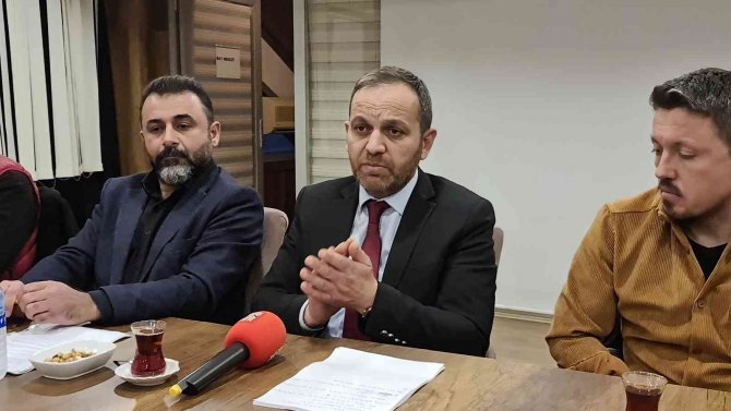 Gökçekli, “ Nefesimiz Odanın Ensesinde”