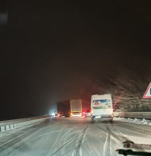 Kastamonu’da Kar Yağışı Ve Buzlanma Ulaşımı Aksatıyor
