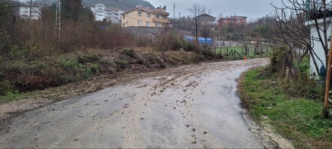 Minibüs Şarampole Devrildi, Öğrenciler Burnu Bile Kanamadan Kurtuldu