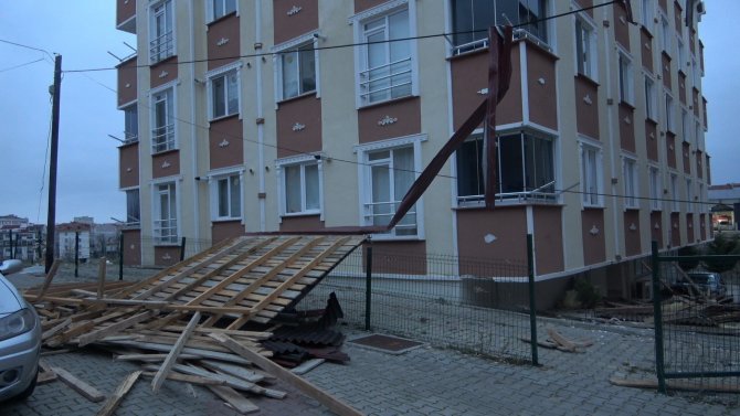 Kırklareli’nde Fırtınanın Verdiği Hasar Gün Ağarınca Ortaya Çıktı