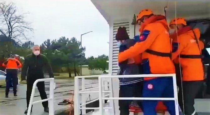 Tahliye Talebinde Bulunan Gemideki Çalışan Operasyonla Kurtarıldı