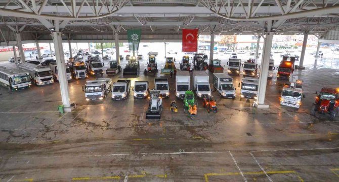 Başkan Kavuş: “Yeni Araç Filomuz Meram’a Hizmet Yolunda Gücümüze Güç Katacak”