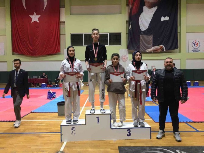 Körfez’in Sporcuları Yarı Finallere Katılma Hakkı Kazandı