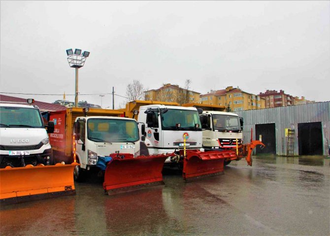 Maltepe’de Ekipler Karla Mücadeleye Hazır