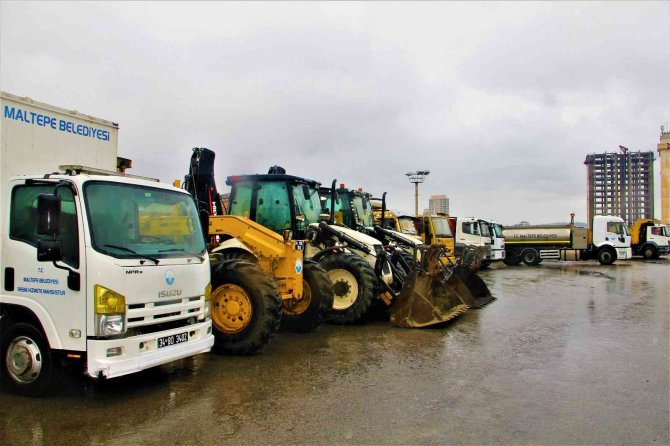 Maltepe’de Ekipler Karla Mücadeleye Hazır