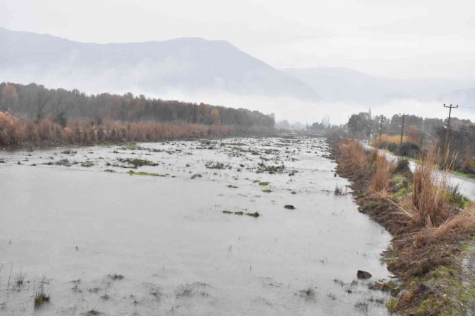 Köyceğiz Gölü Taştı, Kordon’u Su Bastı